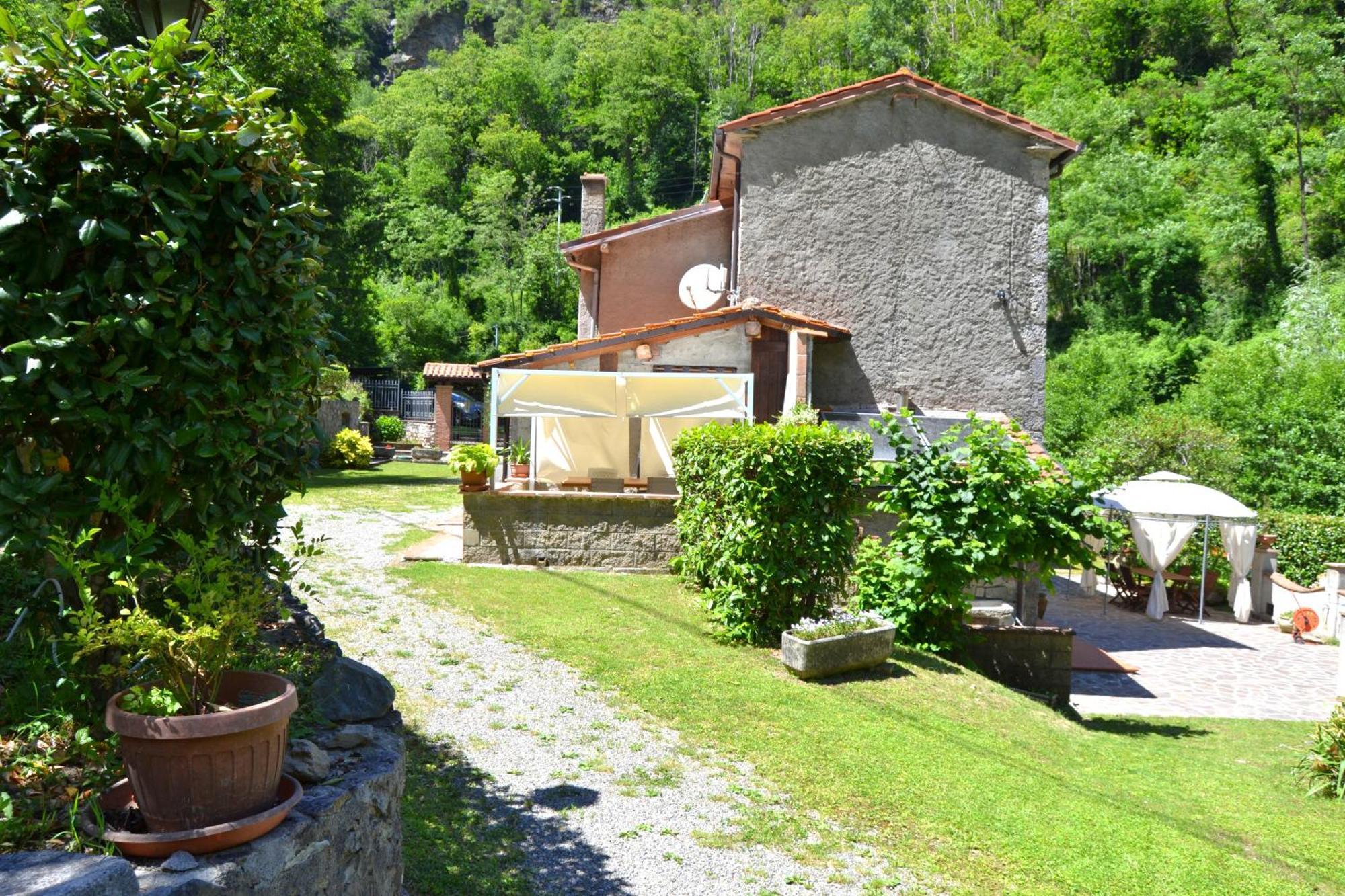 Casa Vacanze Il Boscaccio "Casa Serena" Fornovolasco Exterior foto