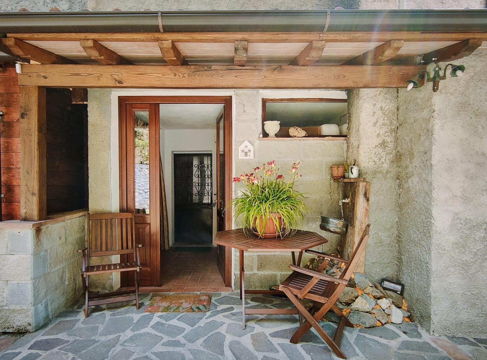Casa Vacanze Il Boscaccio "Casa Serena" Fornovolasco Exterior foto